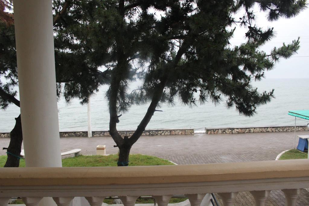 Festina Lente Hotel Kobuleti Bagian luar foto