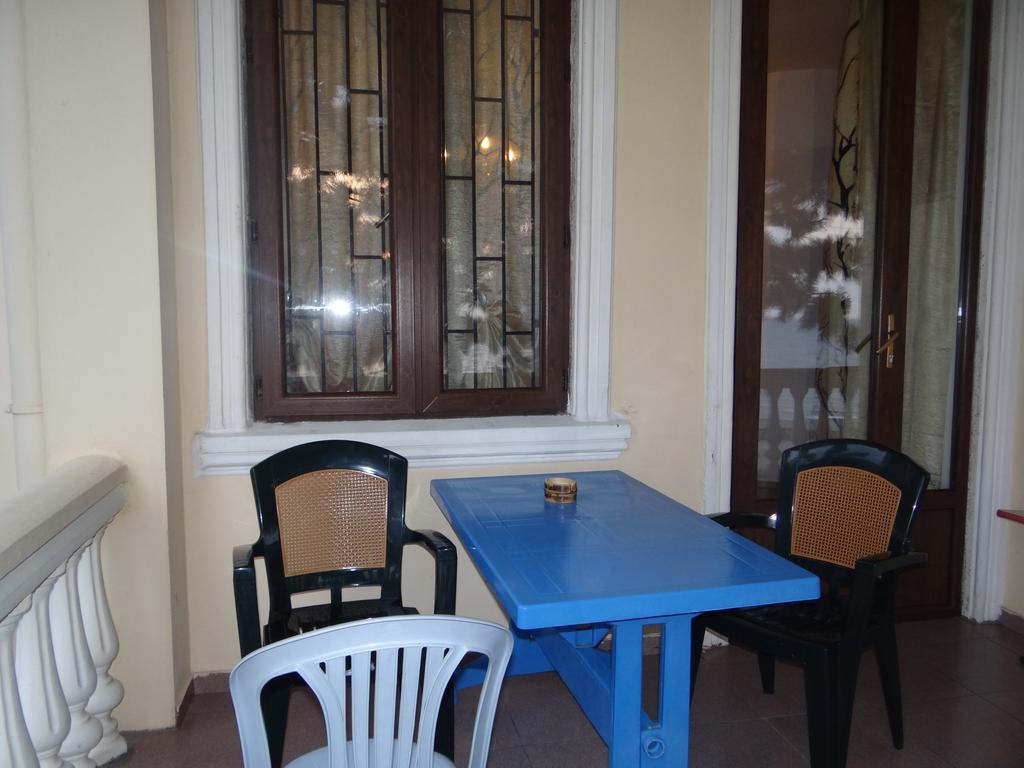 Festina Lente Hotel Kobuleti Bagian luar foto